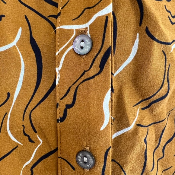NWT Amour Vert Kaya Wild Horses Silk Button Front Blouse, size XS - Picture 3 of 7